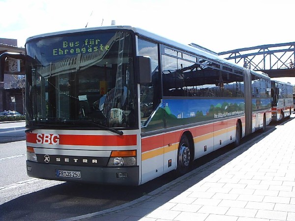 SBG BUS FR-JS 250 mit SBG Eigenwerbung alt